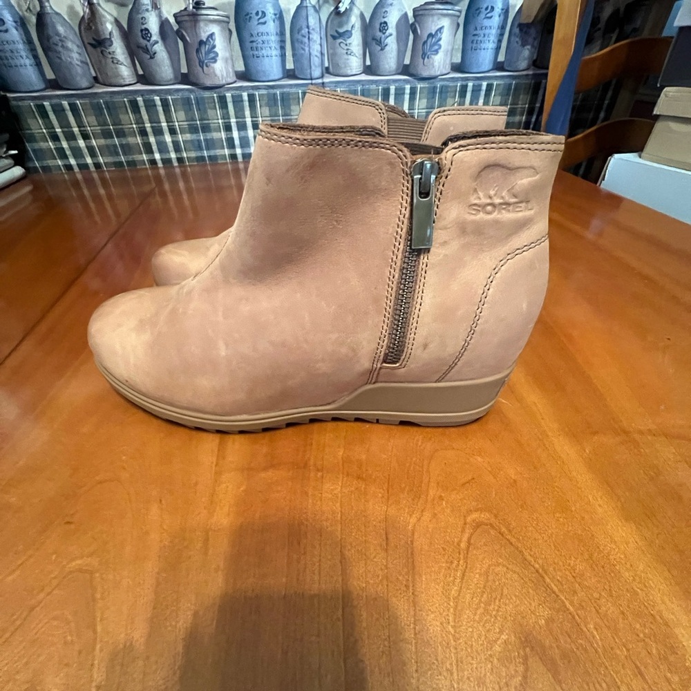Women’s size 12 sorel brand EVIE zip leather boots - Picture 3 of 5